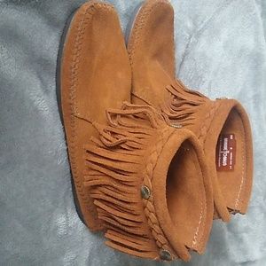 Minnetonka brown leather ankle moccasins studs and fringe size 8.